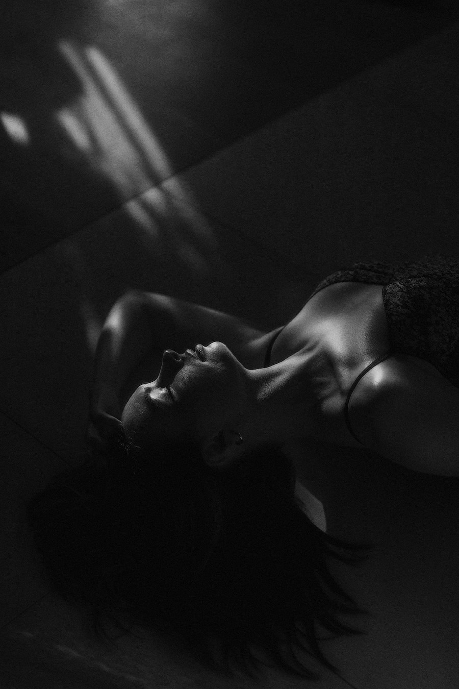 Emilia. Sesja w domu i ogrodzie. Fotograf w Krakowie i Europie