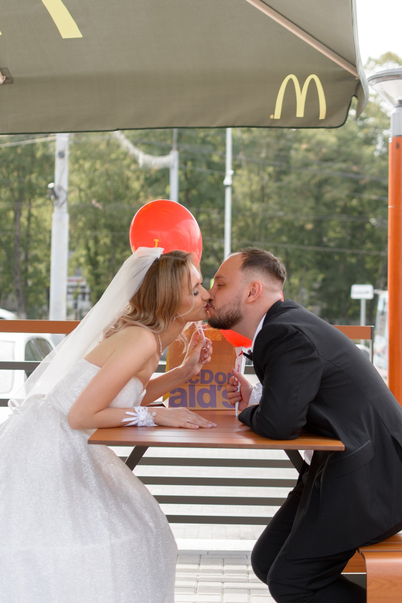 Праздники / семейные фото / свадьбы / свадебные фотосеты / репортажная съёмка