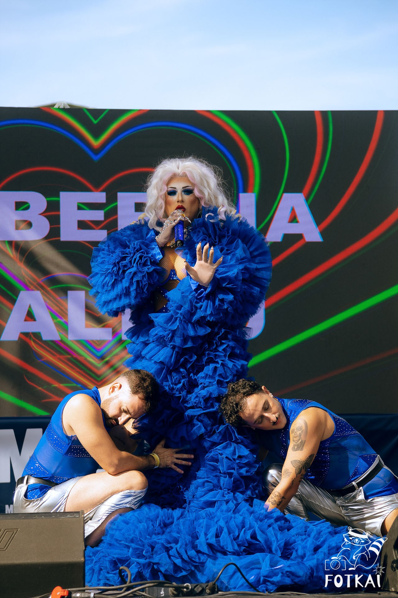 Cariña: La Fiesta 2025 Alicante — fotos del festival LGTBI y drag shows | FOTKAI
