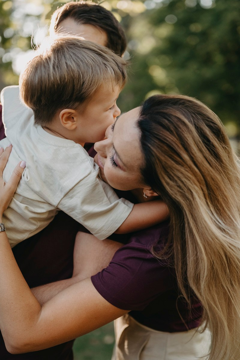 Aleksandra, Lazar, Marin i Leo / porodicno fotografisanje napolju. Deciji i porodicni fotograf u Beogradu Oksana Skendzic