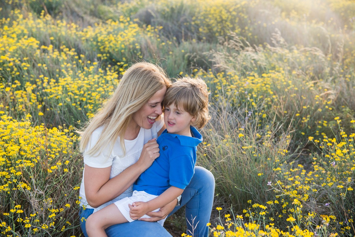 Madres. Fotografia de familias en Alicante Mónica Santonja