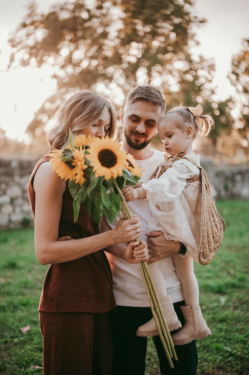 Anastasija, Aleksej i Agata / porodicno fotografisanje napolju. Deciji i porodicni fotograf u Beogradu Oksana Skendzic