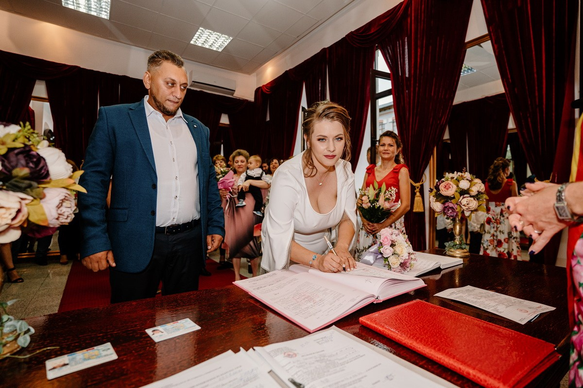 Cununie civila. Amy Foto