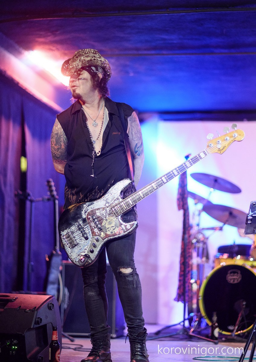 Mötley Crüe tribute. La Granja Cultural Association Alcoy Spain