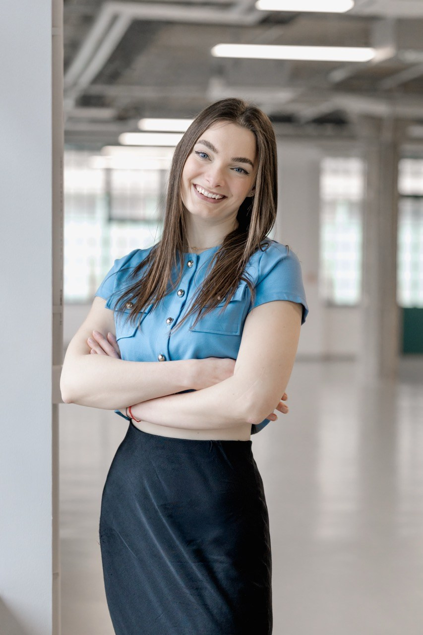 Portrétní fotografka Praha. Dana Lišková — Empathetic Photographer | Introspective Artist |Neurodivergent Coach | Founder of Artepy.cz