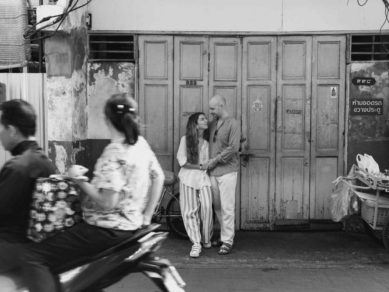 Warm Words. Family and wedding photographer in Bangkok, Thailand