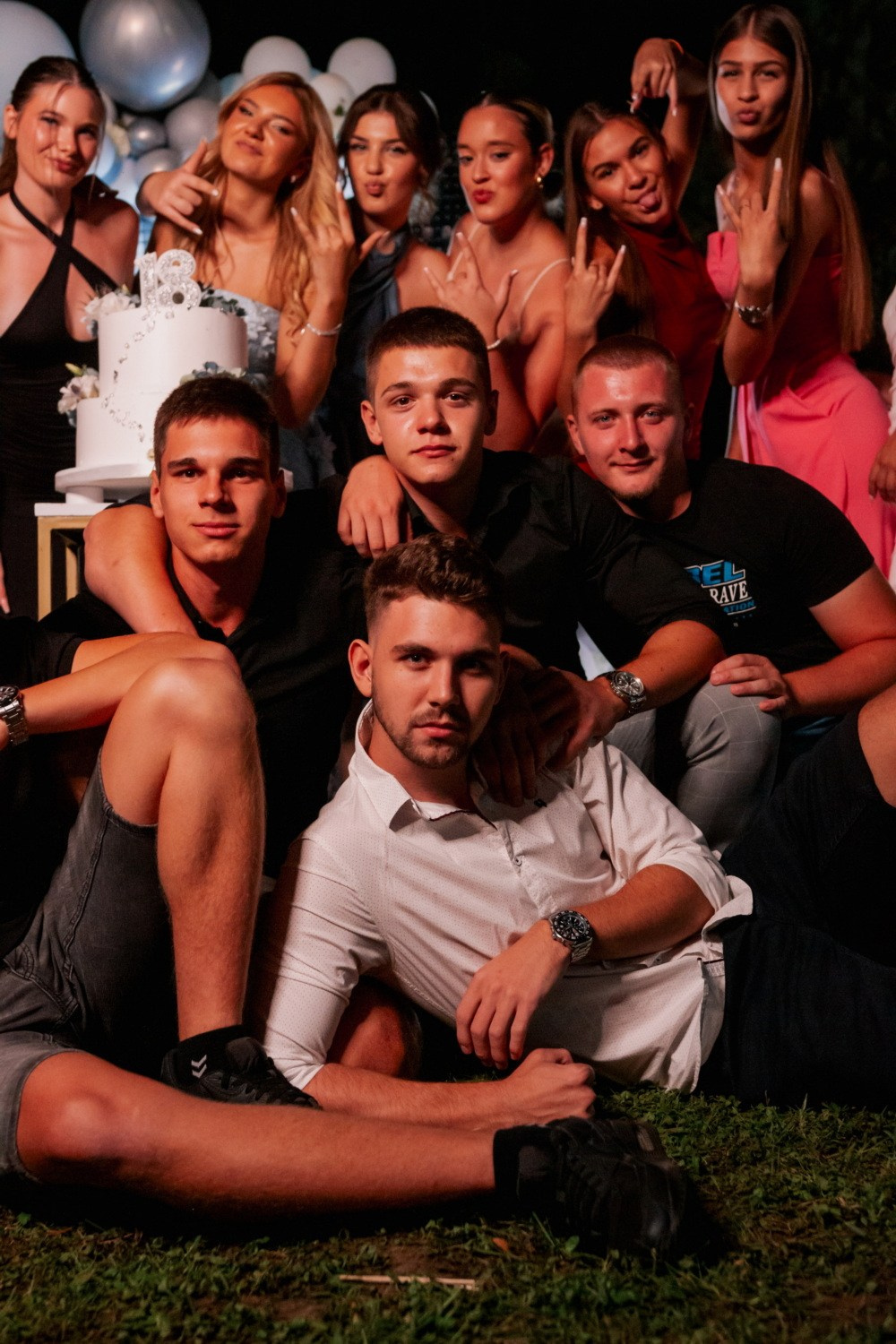 FOTOGRAFISANJE PUNOLETSTVA. Fotografi iz Backog Petrovca David i Andrea Stojanovic