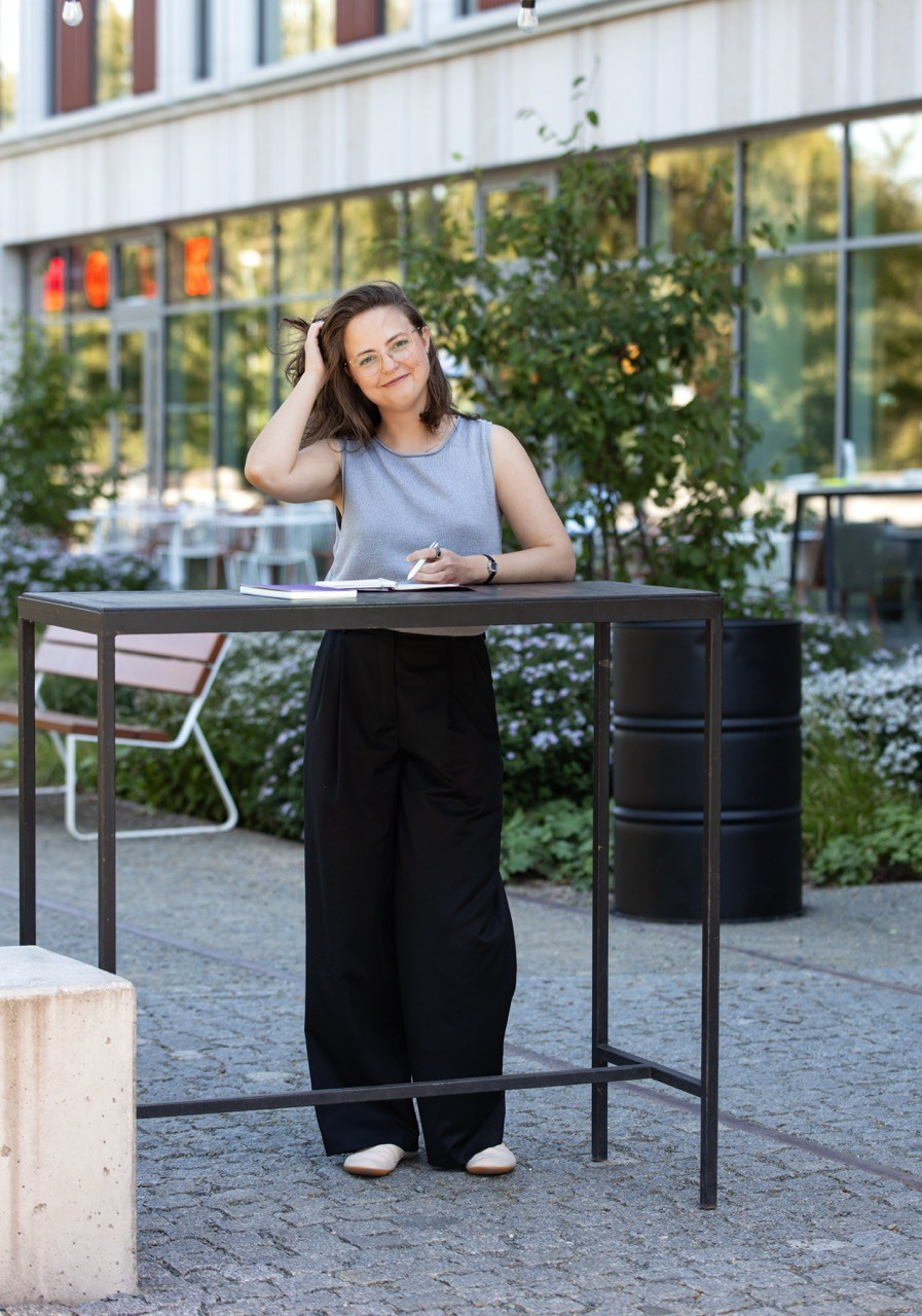 Portrétní fotografka Praha. Dana Lišková — Empathetic Photographer | Introspective Artist |Neurodivergent Coach | Founder of Artepy.cz