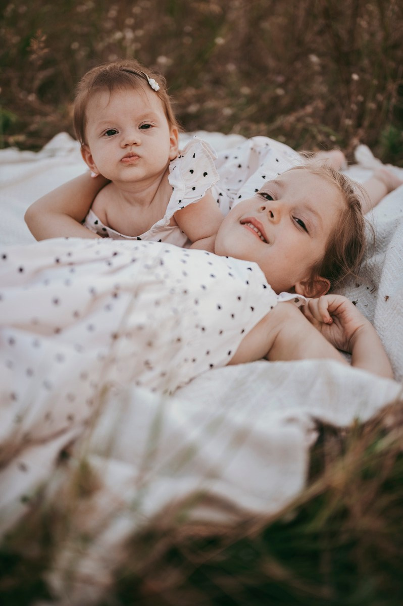 Sonja, Bojan, Nadja i Una / porodicno fotografisanje. Deciji i porodicni fotograf u Beogradu Oksana Skendzic