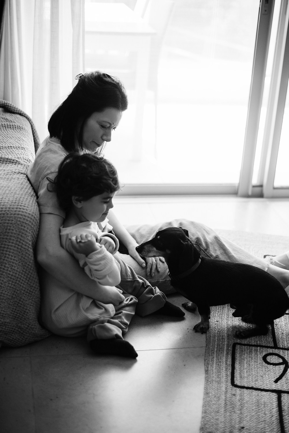 Mom&daughter at home. Family photographer in Israel