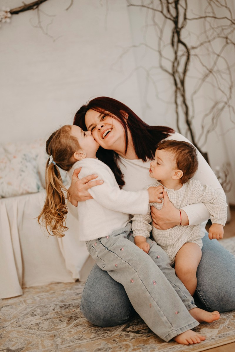 Miljana, Danka i Ilija — fotografisanje MAMINO. Deciji i porodicni fotograf u Beogradu Oksana Skendzic