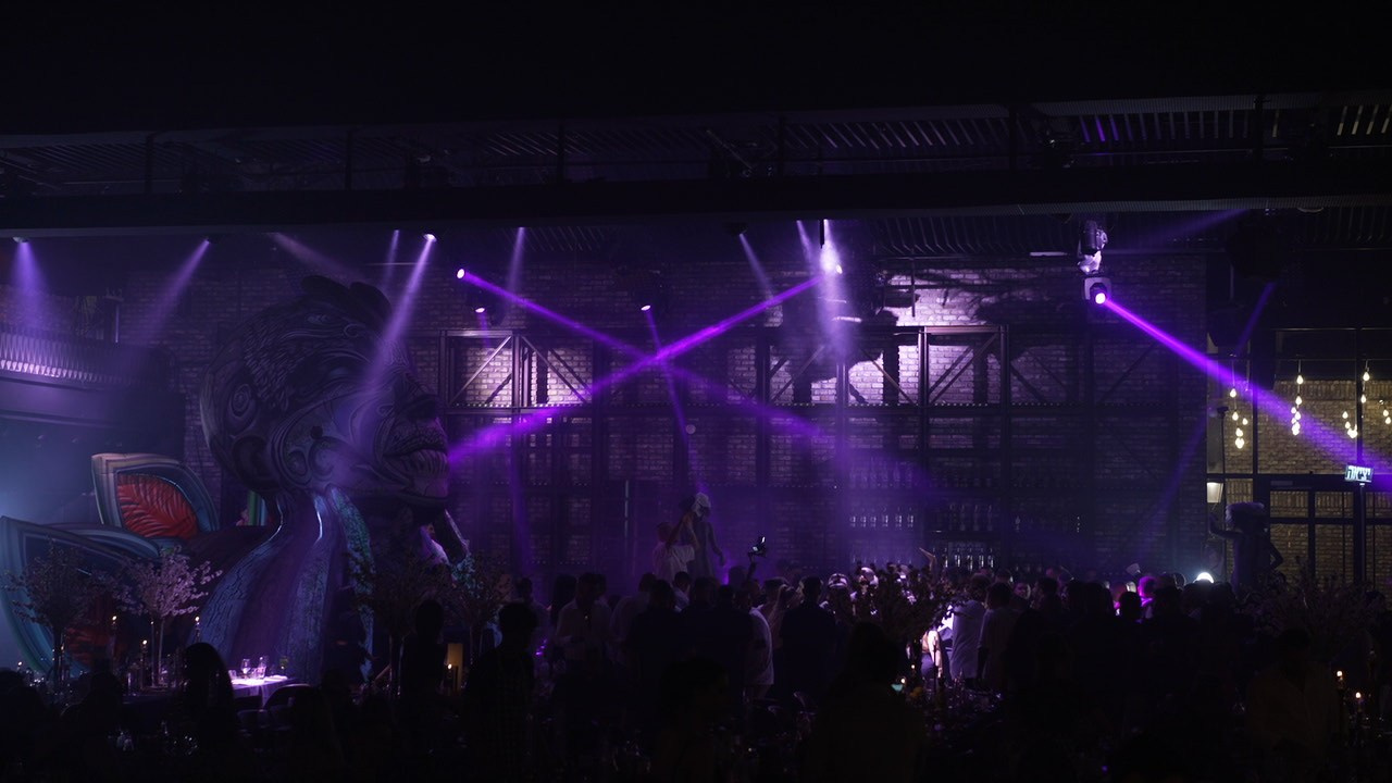 VIA / BASICO. Wedding and events photographers Studio Shalom