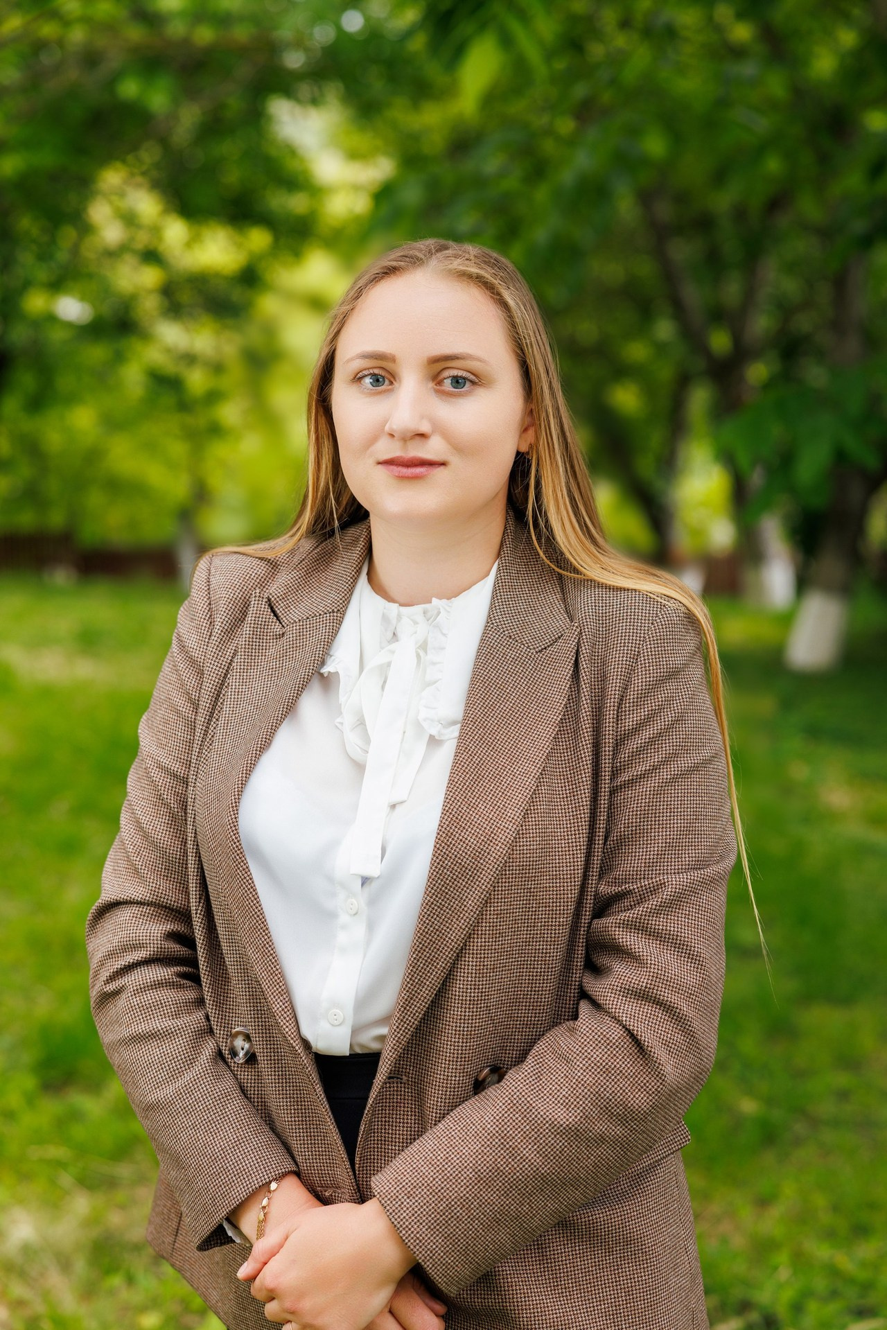 Recenzii. Albume de absolvire: gradinita, gimnaziu, liceu. Venete in Moldova