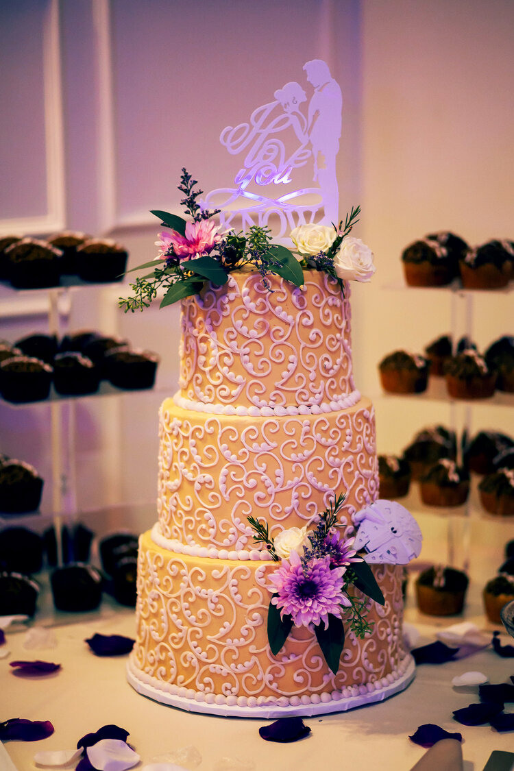 luxury wedding cake