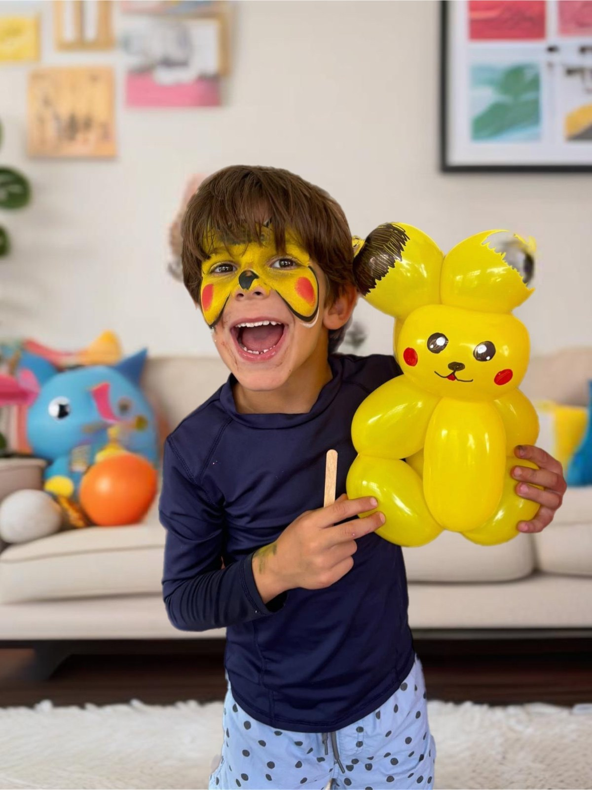 Combo Face Painting + Balloon Twisting. Color Boom