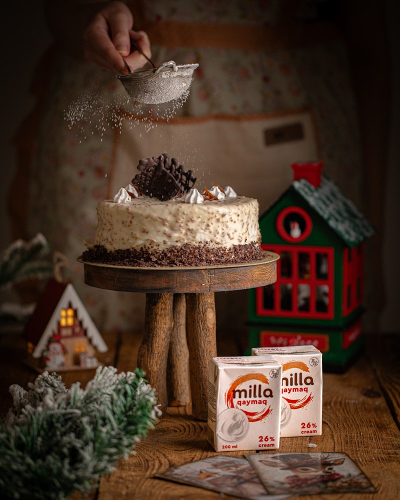 В Азербайджане вы можете подробно ознакомиться с профессиональным фото-портфолио фуд и предметного фотографа Сулейманлы Сулеймана. Здесь представлены качественные фуд-съемки и предметные фотографии для рекламы, меню, e-commerce и продвижения брендов.