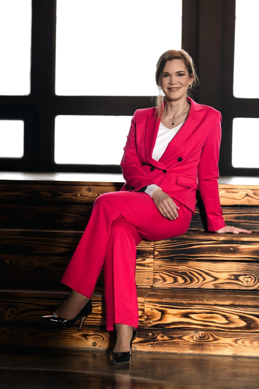 Dana Lišková - Business and Portrait photographer Prague - Brand Photographer Prague - Corporate portraits - Brand and business photo Prague