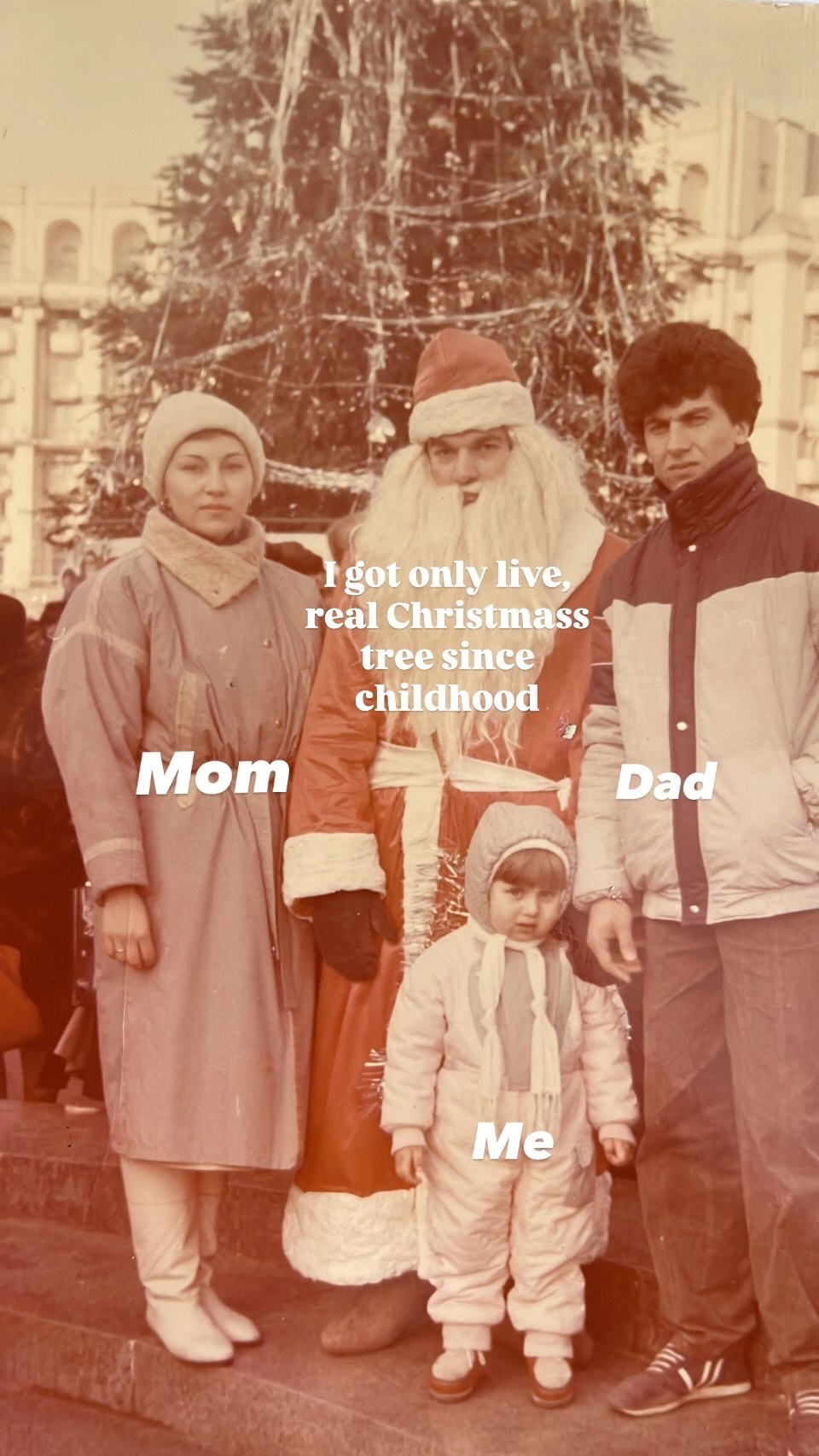 Family Christmas Photoshoot. Professional Photographer Abu Dhabi, Dubai — Yulia Ismoilova | 2025