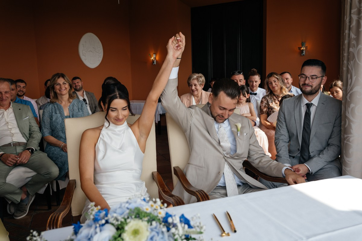 Civil Wedding at Burg Schwarzenstein in Geisenheim. Wedding photographer & videographer in Germany and Frankfurt | Denis Mirosnik