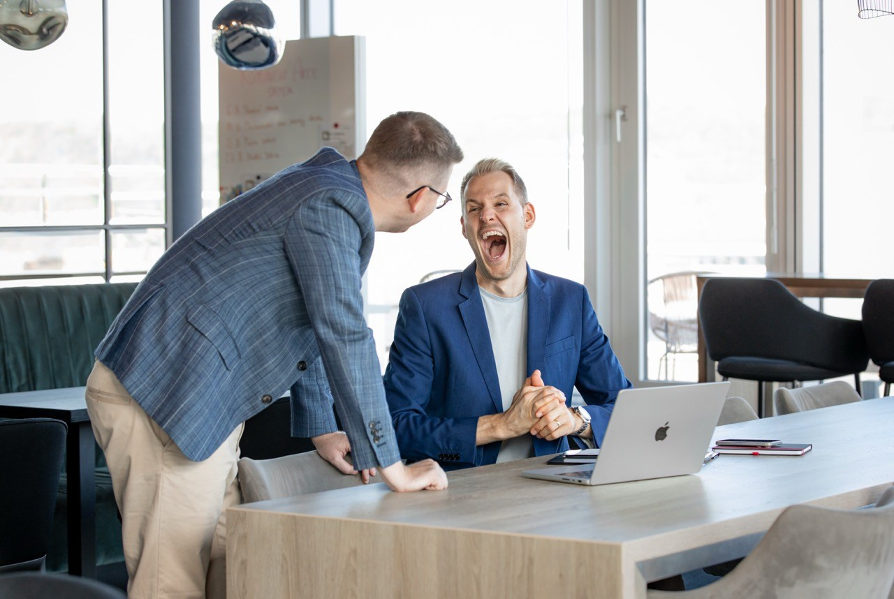 Korporátní a firemní fotografie. Dana Lišková — Empatická fotografka | Introspektivní umělkyně | Neurodivergentní koučka| Zakladatelka Artepy.cz