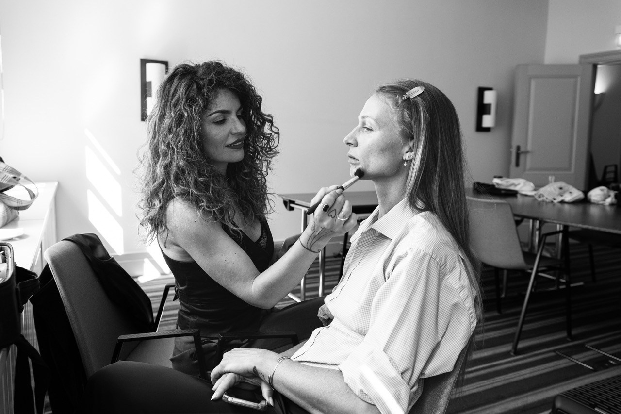 Backstage fotografie. Dana Lišková — Empatická fotografka | Introspektivní umělkyně | Neurodivergentní koučka| Zakladatelka Artepy.cz