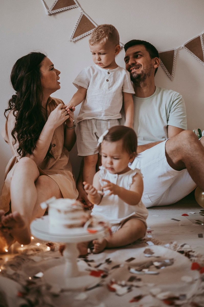 Srnin prvi rodjendan. Deciji i porodicni fotograf u Beogradu Oksana Skendzic