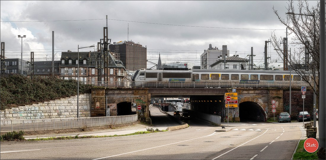 Strasbourg. Urbanisme. Entrelacement de fils, trains, bâtiments, voitu. Photographe à Strasbourg | Portraits, Studio, Enfants, Événements