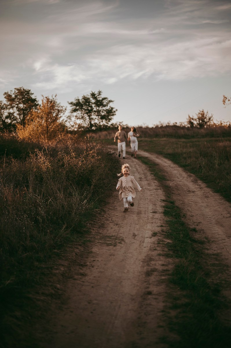 Milena / trudnicko fotografisanje sa porodicom. Deciji i porodicni fotograf u Beogradu Oksana Skendzic