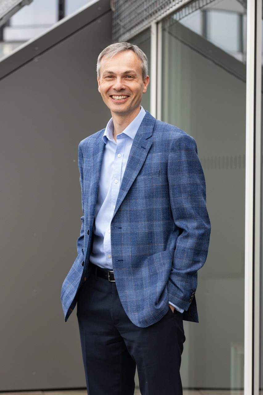 Korporátní a firemní fotografie. Dana Lišková — Empatická fotografka | Introspektivní umělkyně | Neurodivergentní koučka| Zakladatelka Artepy.cz