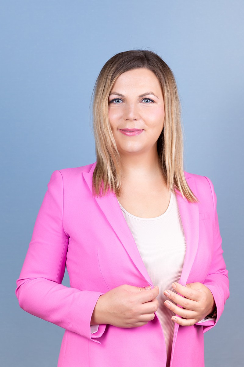 ProfessionalHeadshots. Photographer is San Jose, Iryna Novosyolova