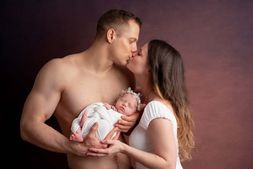 Sesja noworodkowa z rodzicami i rodzeństwem - Natalia Lucko