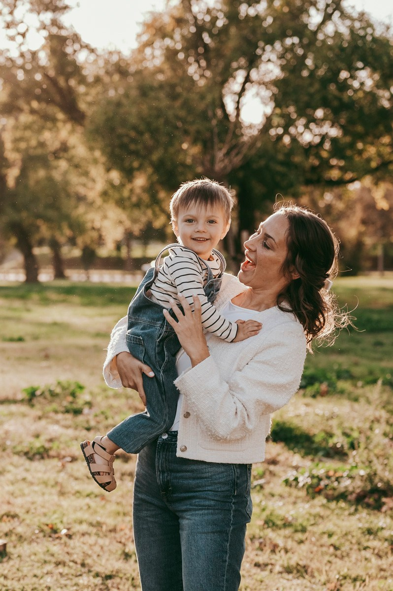 Aleksandra, Filip, Lion i Luka / PORODICNOFOTOGRAFISANJE napolju. Deciji i porodicni fotograf u Beogradu Oksana Skendzic