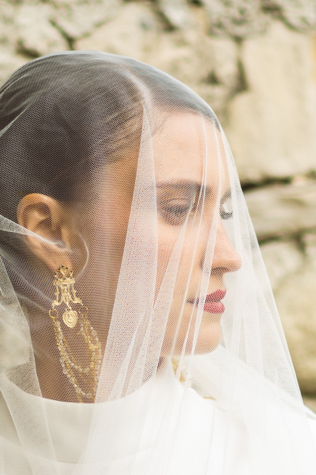 Julia — Red Wedding Editorial on Lake Como. Liza Bizzaro — Italy Wedding, Love Story & Portrait Photographer in Milan, Turin, Piedmont and Across Italy