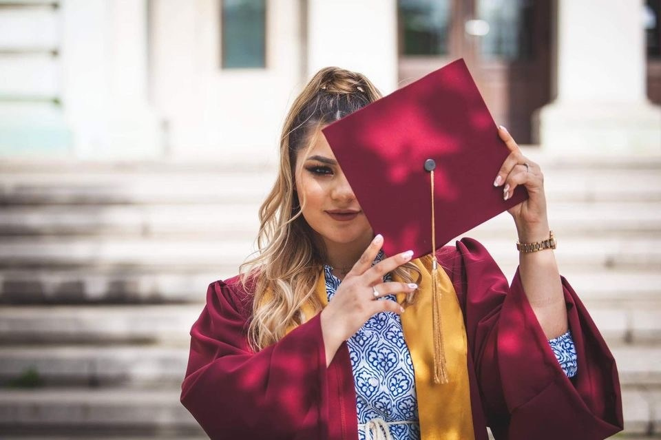 Тоги и шапки за училища и гимназии|togiishapki.bg. 🎓 Togiishapki.bg — Тоги и академични шапки за дипломиране на студенти, ученици и деца