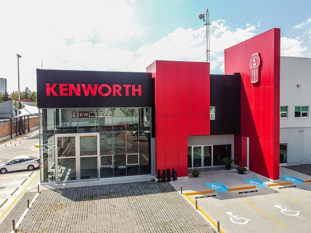 Kenworth Instalaciones. Alex Martínez Fotógrafo | Bodas, retratos y eventos en Tijuana