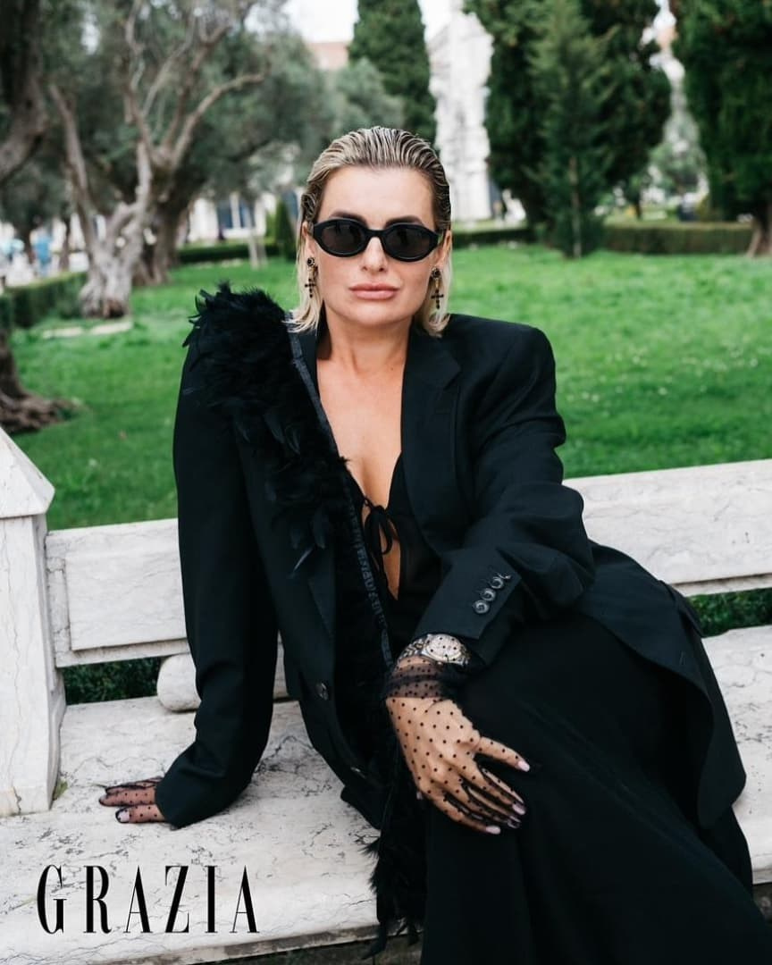 Magazine. Wedding and commercial photographer