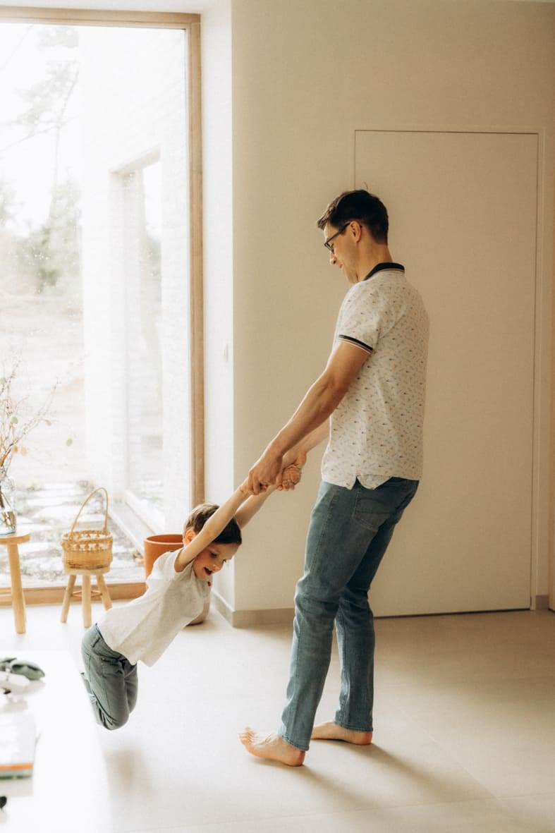Warme familie fotoshoot. Little Birdie – Jouw familie- en huwelijksfotograaf in België en daarbuiten