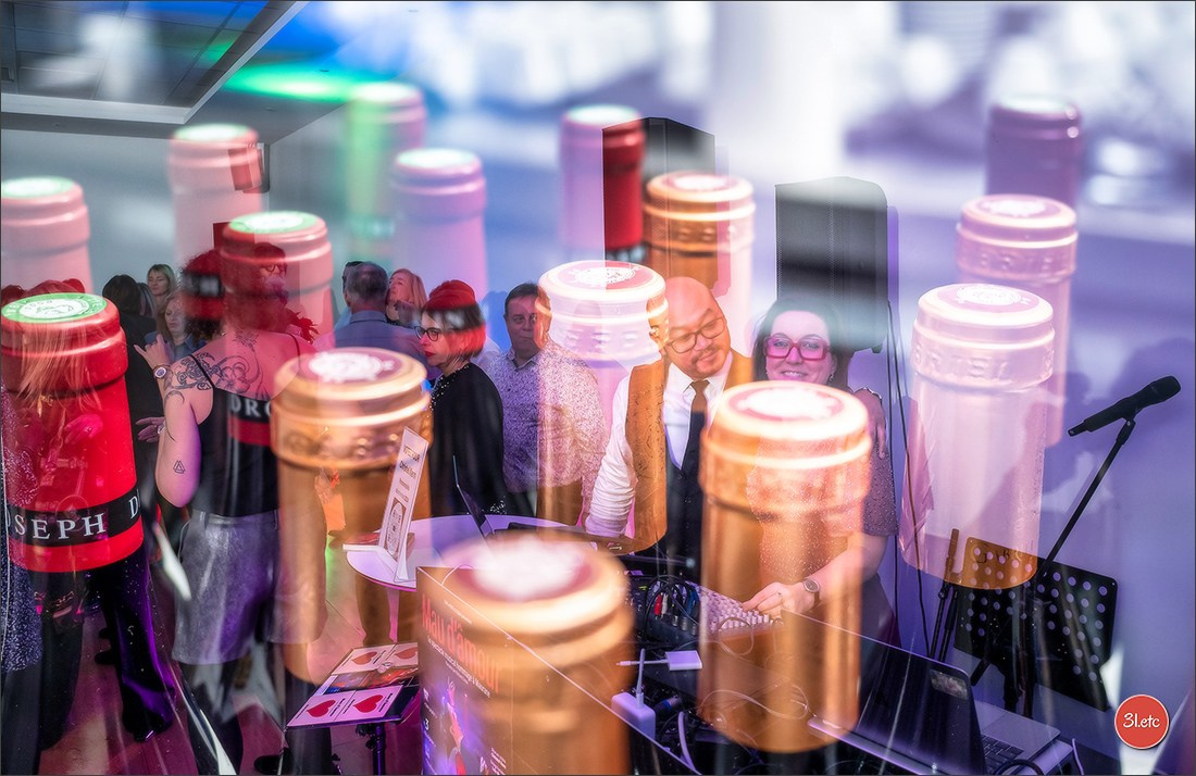 New Year 2025 in Manicook restraunt. Photographe à Strasbourg | Portraits, Studio, Enfants, Événements