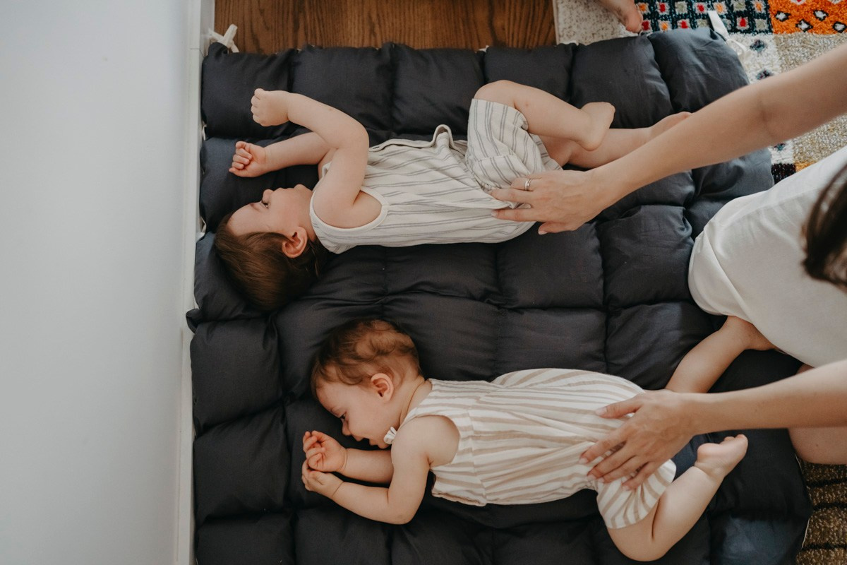 Dunjin i Vukanov 1. rodjendan / fotografisanje kod kuce. Deciji i porodicni fotograf u Beogradu Oksana Skendzic