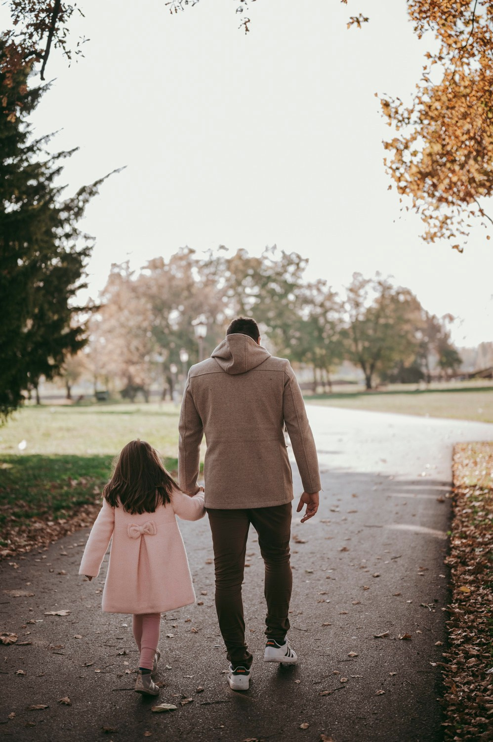 Iva, Ivan, Tara i Stefan — porodicno fotografisanje napolju. Deciji i porodicni fotograf u Beogradu Oksana Skendzic