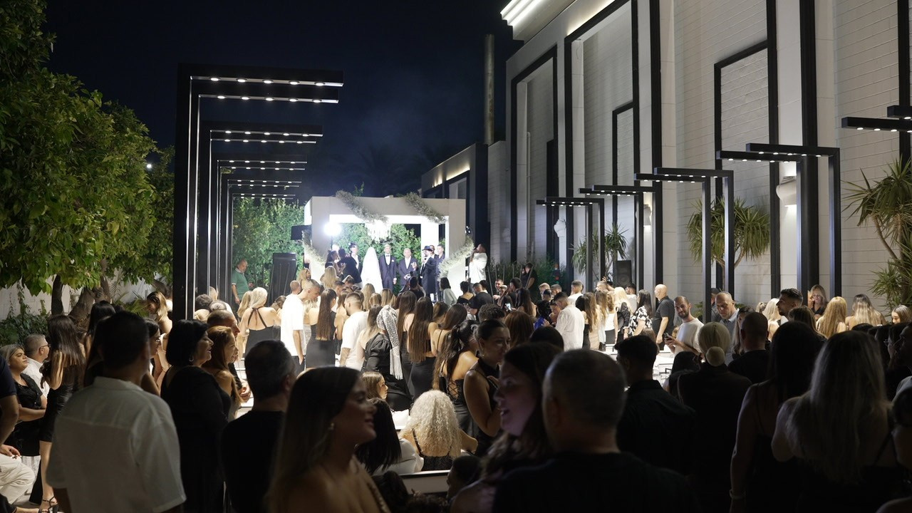 VIA / BASICO. Wedding and events photographers Studio Shalom