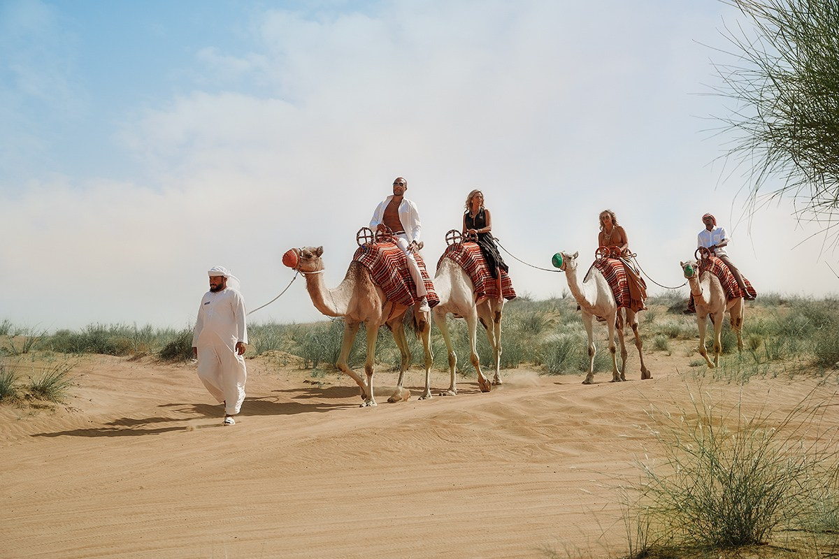 With horses and camels. Photographer in Dubai | Dmitriy Gromov — Photoshoots, Events & Luxury Photography