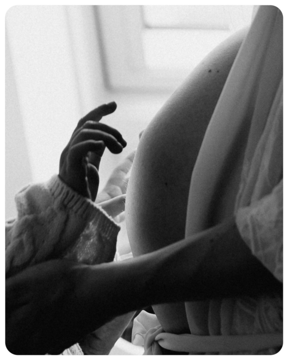 Pregnancy Moment. Elena Pretzner Photography