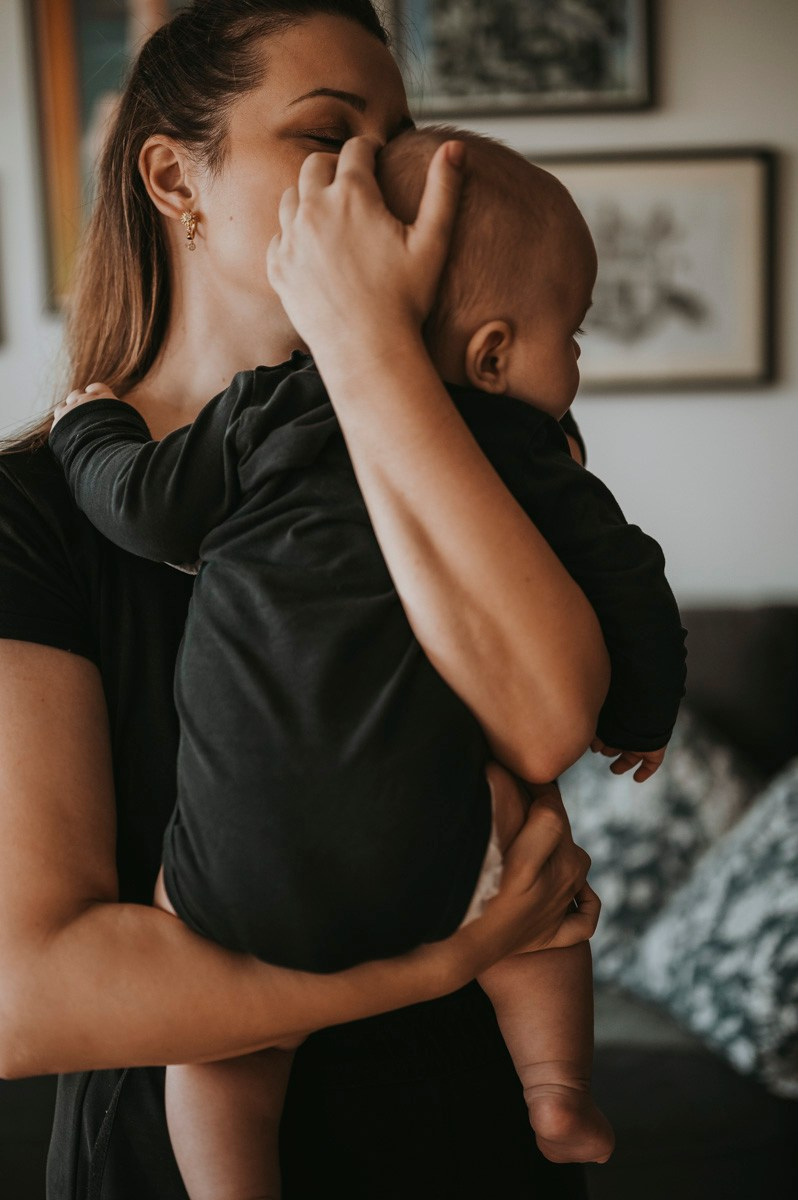 Dobro dosao, Jakove / porodicno fotografisanje kod kuce. Deciji i porodicni fotograf u Beogradu Oksana Skendzic