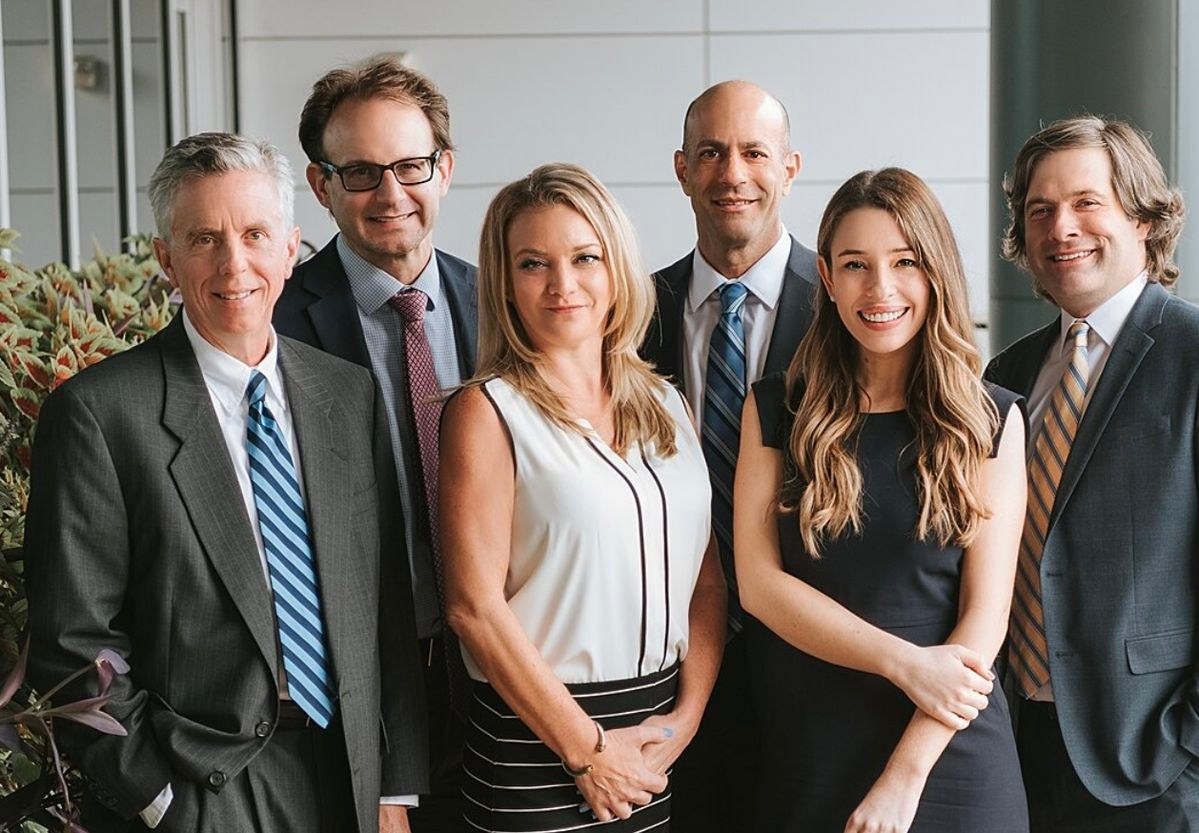 IETEIKUMI KOMERC PORTRETU FOTOSESIJAI