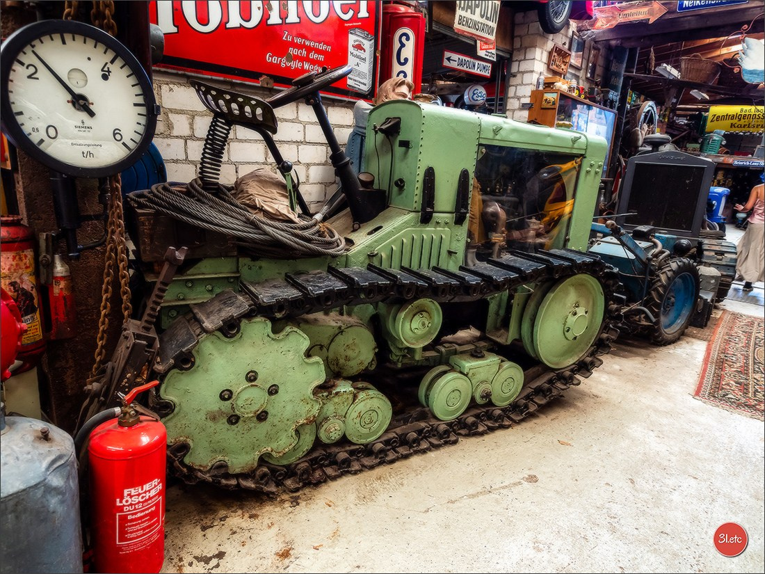 Удивительное место - частный музей старинного хлама - Fahrzeugmuseum. Photographe à Strasbourg | Portraits, Studio, Enfants, Événements