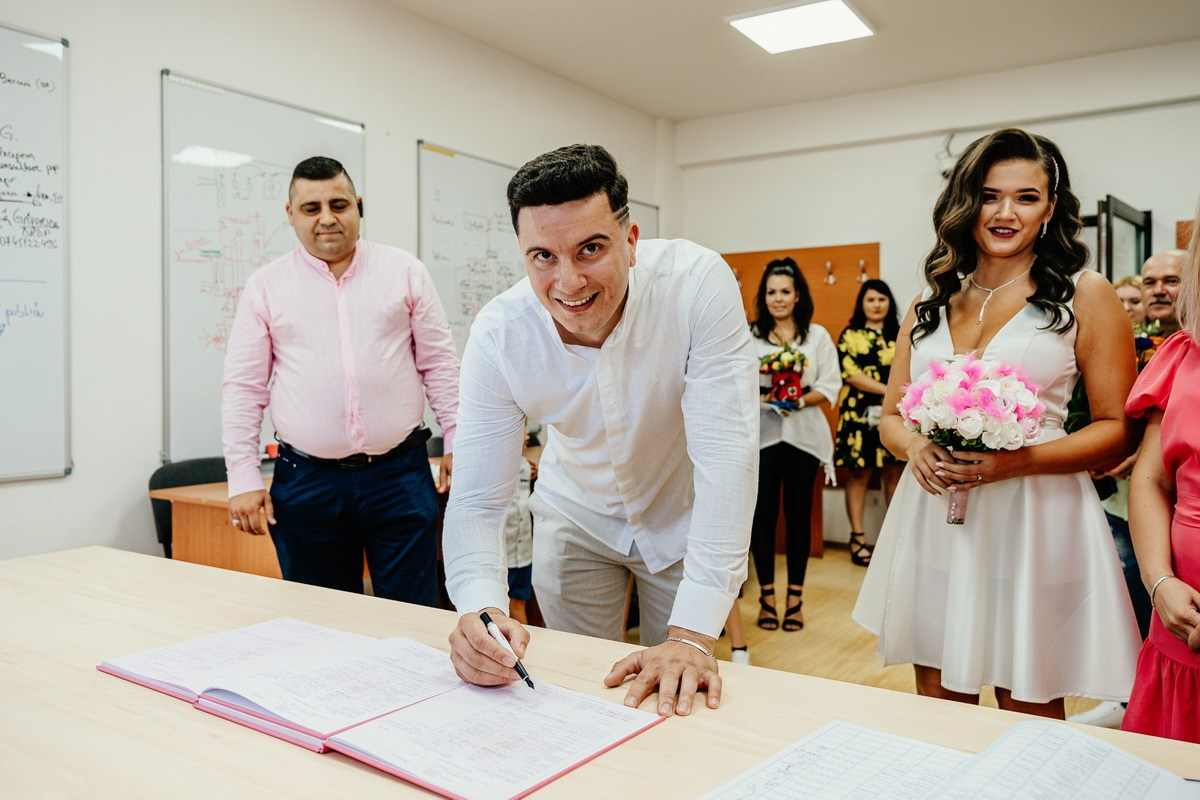 Cununie civila. Amy Foto