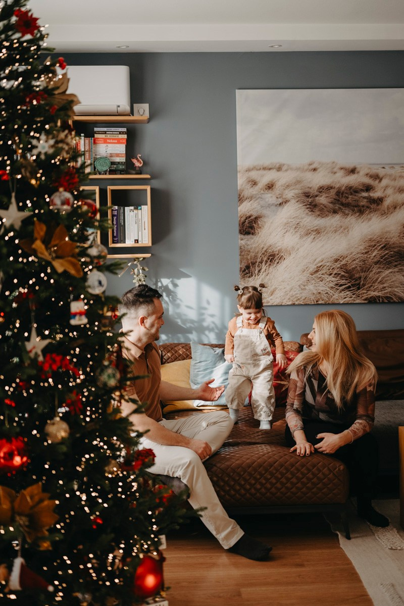 Natasa, Ema i Lazar — porodicno fotografisanje kod kuce. Deciji i porodicni fotograf u Beogradu Oksana Skendzic