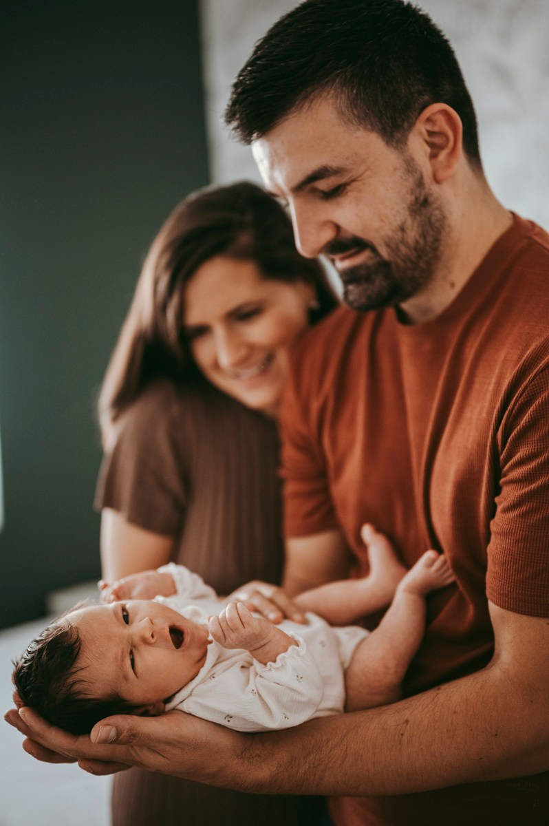 Katarina, Dejan, Petra i Julija / porodicno fotografisanje kod kuce. Deciji i porodicni fotograf u Beogradu Oksana Skendzic