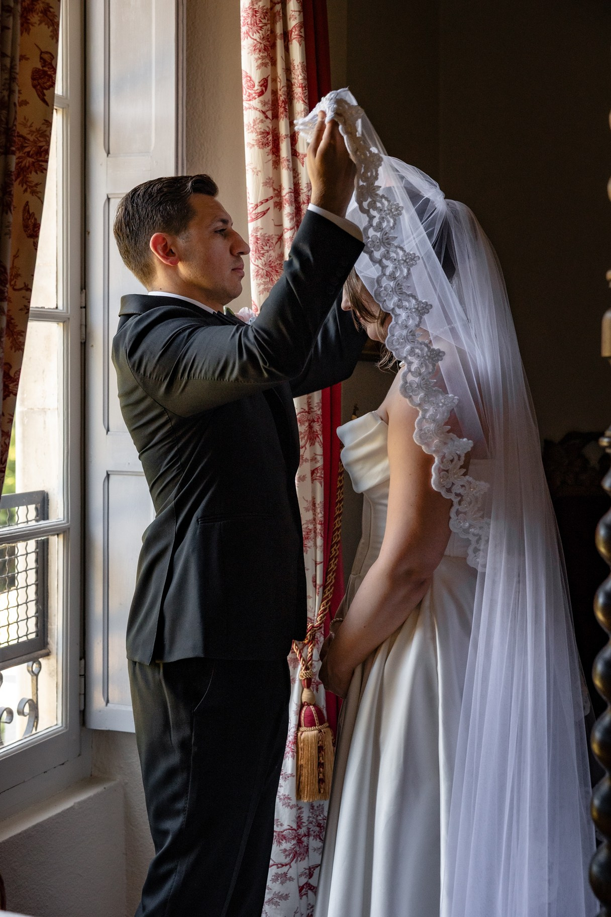 Château Elopement in Occitanie — Château Bagen | Southwest France. Eugénie Smirnova — Wedding & Elopement Photographer in Southwest France